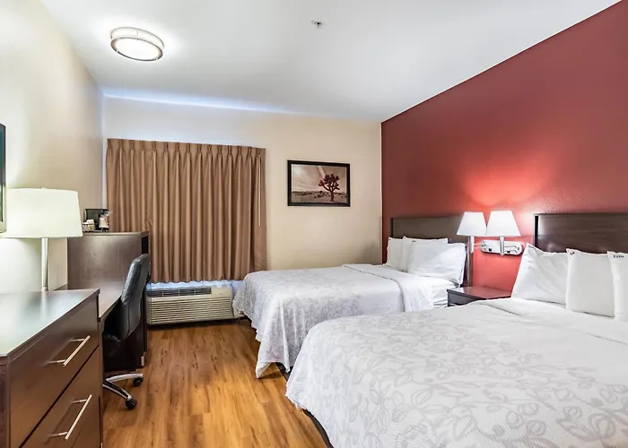 Red Roof Plus+ - Phoenix Airport Hotel 3*