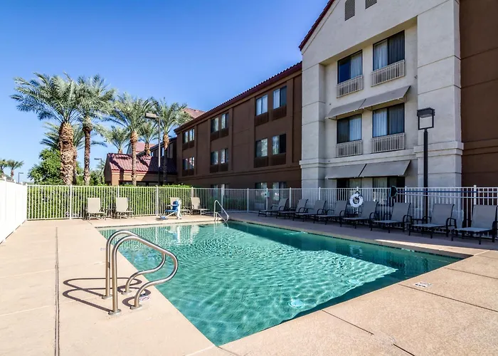 Red Roof Plus+ - Phoenix Airport 3* Tempe